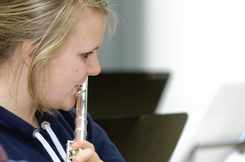  D3C_2702.jpg </br ><small> 2010-04-26 19:38</br >NIKON D300 200mm 1/50s f/4 ISO 800</small>