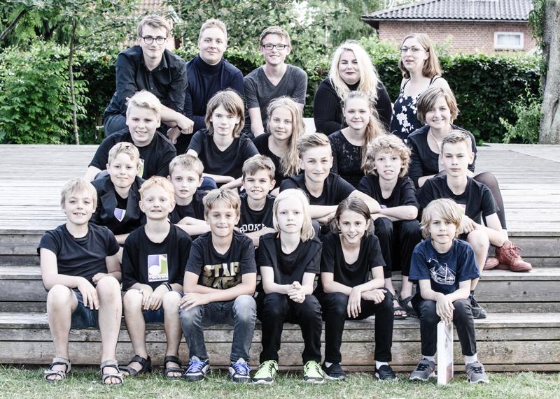  20160607-PB8_8246-3.JPG </br ><small> 2016-06-07 18:07</br >NIKON D800 70mm 1/200s f/8 ISO 800</small>