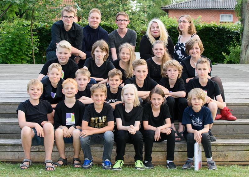  20160607-PB8_8246.JPG </br ><small> 2016-06-07 18:07</br >NIKON D800 70mm 1/200s f/8 ISO 800</small>