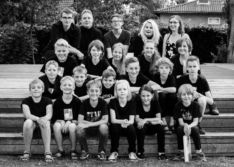  20160607-PB8_8250-3.JPG </br ><small> 2016-06-07 18:07</br >NIKON D800 70mm 1/200s f/8 ISO 800</small>