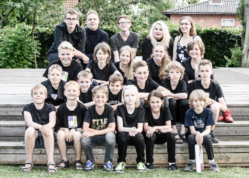  20160607-PB8_8250-4.JPG </br ><small> 2016-06-07 18:07</br >NIKON D800 70mm 1/200s f/8 ISO 800</small>