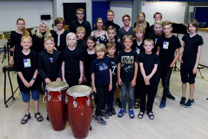  20160607-PB8_8272.JPG </br ><small> 2016-06-07 18:13</br >NIKON D800 28mm 1/200s f/8 ISO 6400</small>