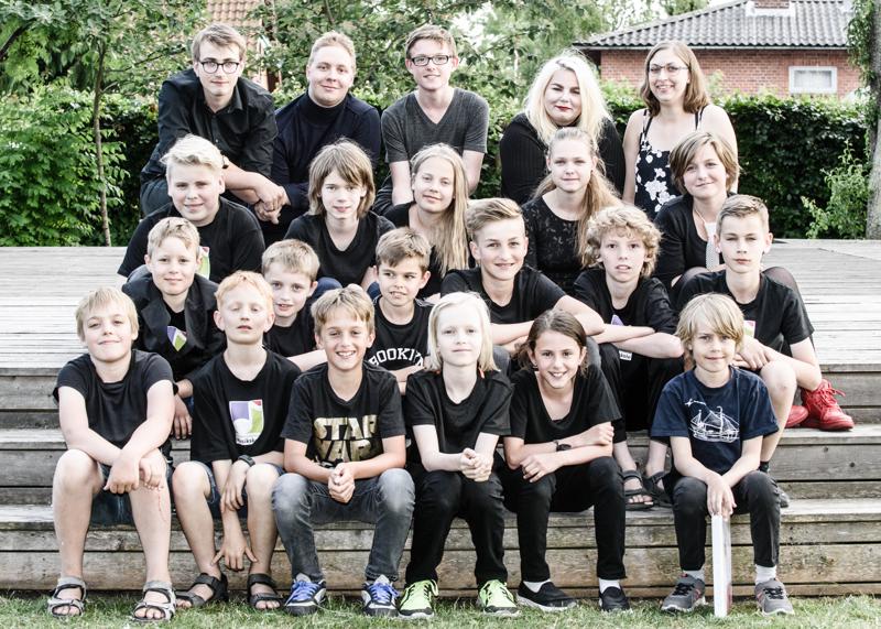  20160607-PB8_8257-2.JPG </br ><small> 2016-06-07 18:08</br >NIKON D800 70mm 1/200s f/8 ISO 800</small>