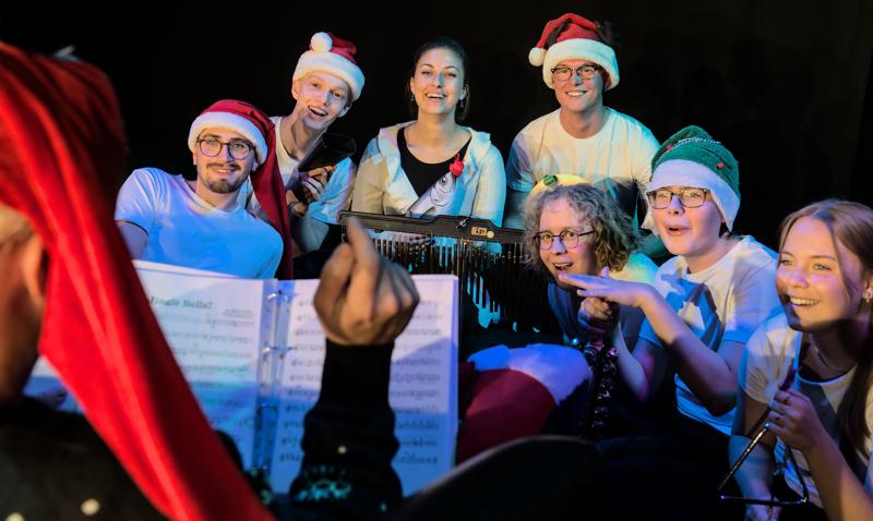  PB8_5037.jpg </br >By Per Baekgaard/baekgaard@b4net.dk</br > <small> 2022-10-06 18:32</br >NIKON D800 45mm 1/100s f/5.6 ISO 1250</small>