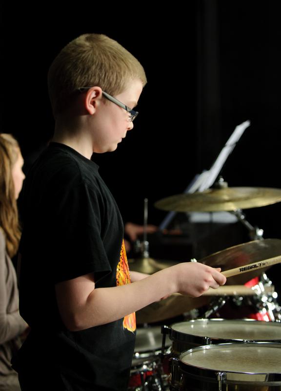  D3C_6339.jpg </br ><small> 2011-01-24 20:13</br >NIKON D300 + 70.0-200.0 mm f/2.8<br /> 75mm 1/80s f/2.8 ISO 800</small>