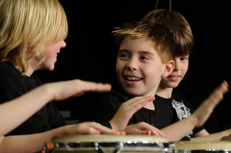  D3C_6346.jpg </br ><small> 2011-01-24 20:14</br >NIKON D300 + 70.0-200.0 mm f/2.8<br /> 200mm 1/125s f/4 ISO 800</small>