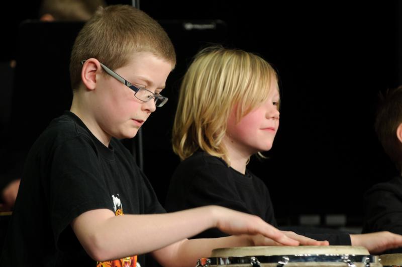  D3C_6349.jpg </br ><small> 2011-01-24 20:14</br >NIKON D300 + 70.0-200.0 mm f/2.8<br /> 175mm 1/125s f/4 ISO 800</small>