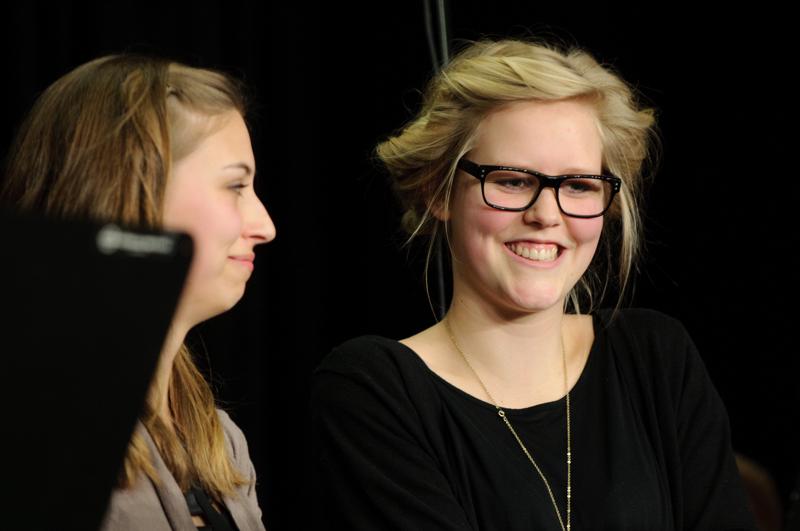  D3C_6364.jpg </br ><small> 2011-01-24 20:24</br >NIKON D300 + 70.0-200.0 mm f/2.8<br /> 200mm 1/100s f/4 ISO 800</small>