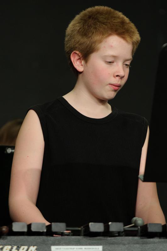  D3C_6355.jpg </br ><small> 2011-01-24 20:15</br >NIKON D300 + 70.0-200.0 mm f/2.8<br /> 200mm 1/125s f/4 ISO 800</small>