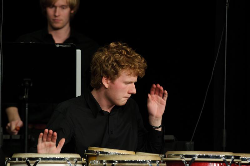  D3C_6431.jpg </br ><small> 2011-01-24 20:52</br >NIKON D300 + 70.0-200.0 mm f/2.8<br /> 200mm 1/125s f/4 ISO 800</small>