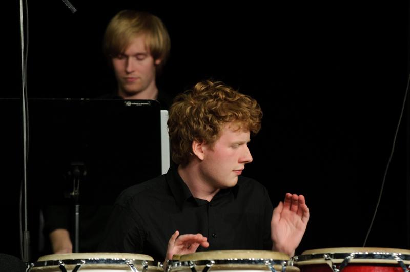  D3C_6438.jpg </br ><small> 2011-01-24 20:53</br >NIKON D300 + 70.0-200.0 mm f/2.8<br /> 190mm 1/125s f/4 ISO 800</small>