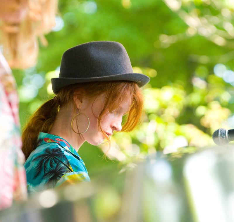  D3C_1150.jpg </br ><small> 2008-06-01 17:32</br >NIKON D300 200mm 1/250s f/5.6 ISO 1100</small>