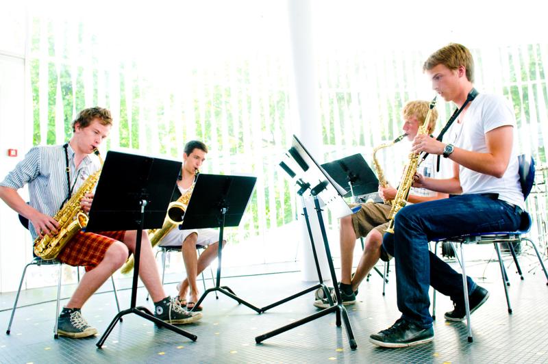  D3C_1161.jpg </br ><small> 2008-06-01 18:05</br >NIKON D300 17mm 1/80s f/5 ISO 200</small>