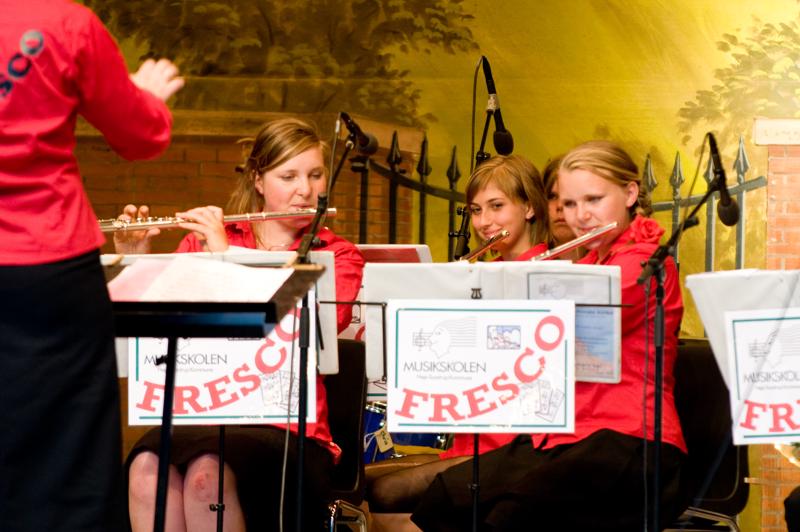  D3C_1234.jpg </br ><small> 2008-06-01 20:11</br >NIKON D300 200mm 1/250s f/4 ISO 400</small>