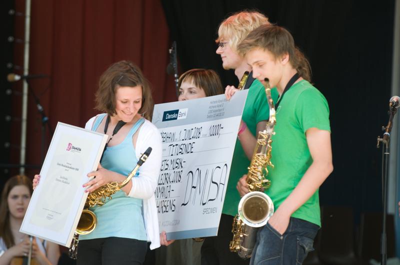  D3C_1028.jpg </br ><small> 2008-06-01 15:06</br >NIKON D300 200mm 1/250s f/4 ISO 200</small>