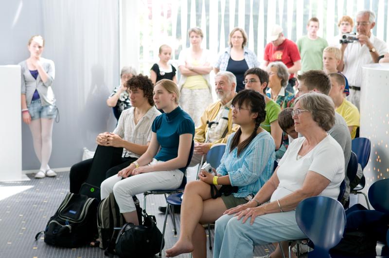  D3C_0972.jpg </br ><small> 2008-06-01 12:49</br >NIKON D300 55mm 1/125s f/4 ISO 200</small>