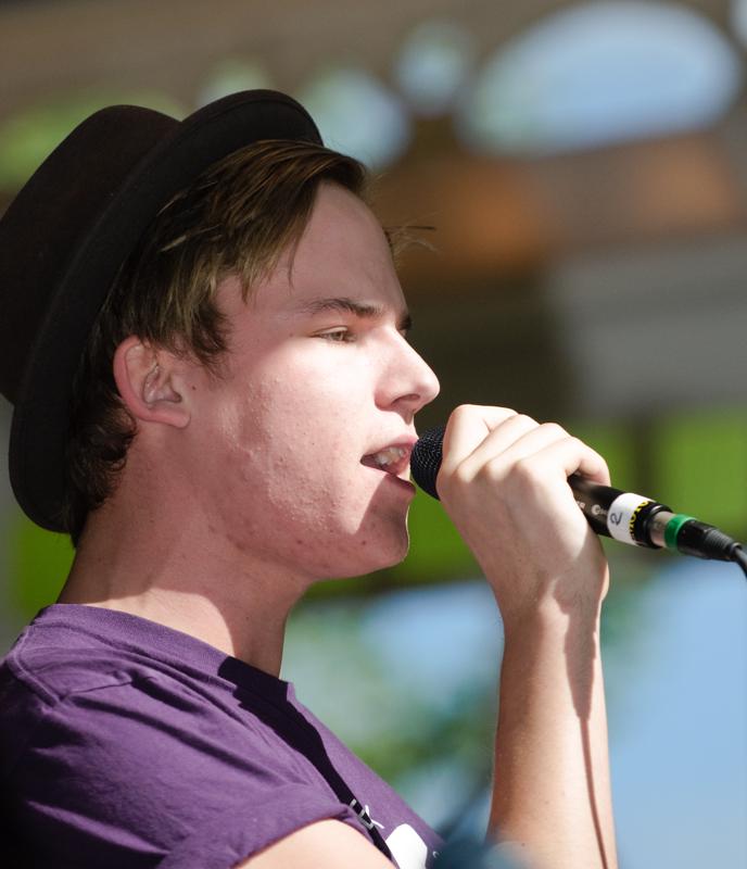  D3C_3088.jpg </br ><small> 2010-06-12 16:28</br >NIKON D300 200mm 1/4000s f/3.5 ISO 640</small>