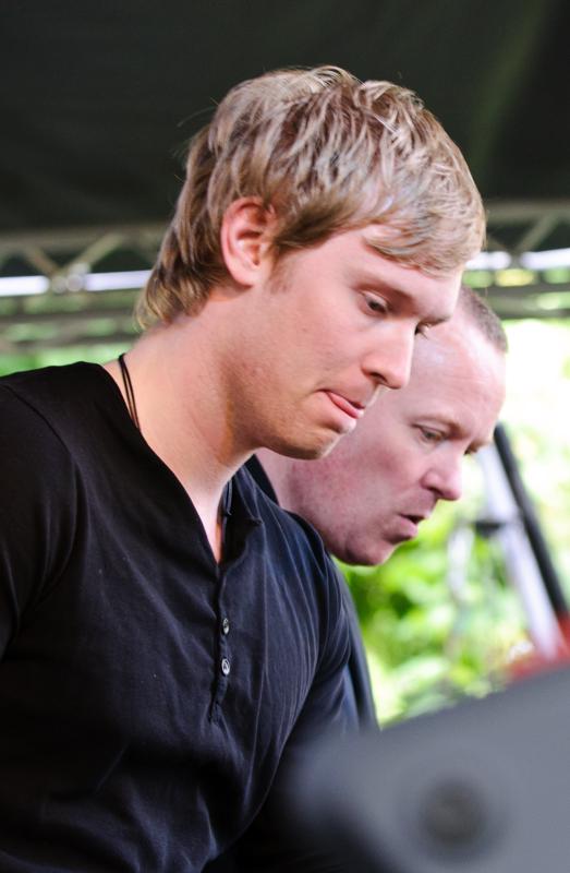  D3C_3367.jpg </br ><small> 2010-06-13 19:21</br >NIKON D300 70mm 1/100s f/4 ISO 640</small>