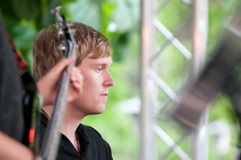  D3C_3372.jpg </br ><small> 2010-06-13 19:24</br >NIKON D300 200mm 1/80s f/4 ISO 640</small>