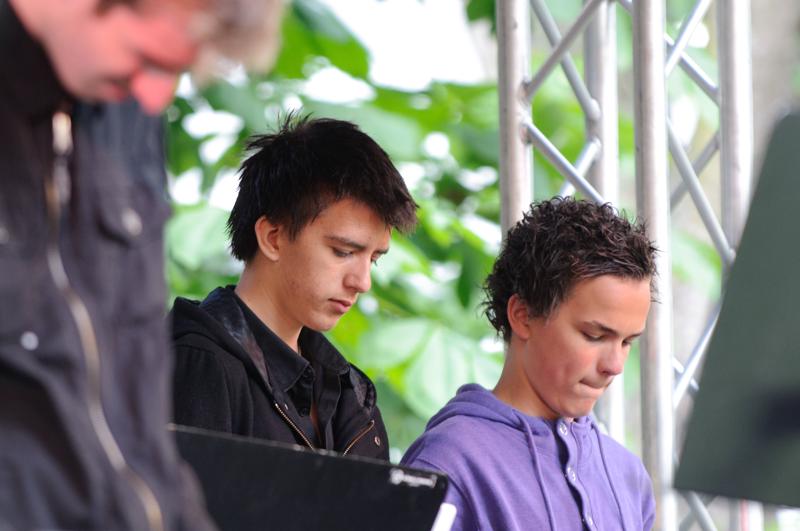  D3C_3376.jpg </br ><small> 2010-06-13 19:25</br >NIKON D300 200mm 1/60s f/4 ISO 640</small>