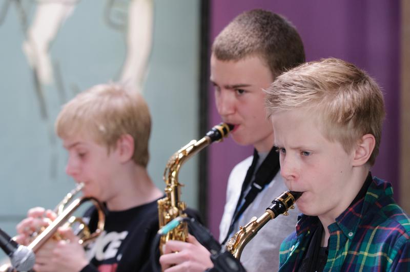  D3C_0711.JPG </br ><small> 2012-04-28 15:52</br >NIKON D300 + 70.0-200.0 mm f/2.8<br /> 86mm 1/60s f/4 ISO 800</small>