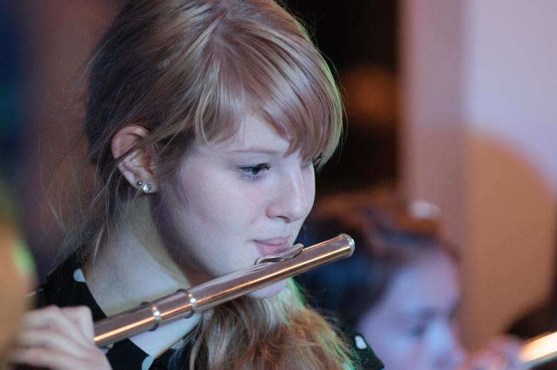  D3C_0920.JPG </br ><small> 2012-04-28 21:08</br >NIKON D300 + 70.0-200.0 mm f/2.8<br /> 160mm 1/80s f/2.8 ISO 2000</small>