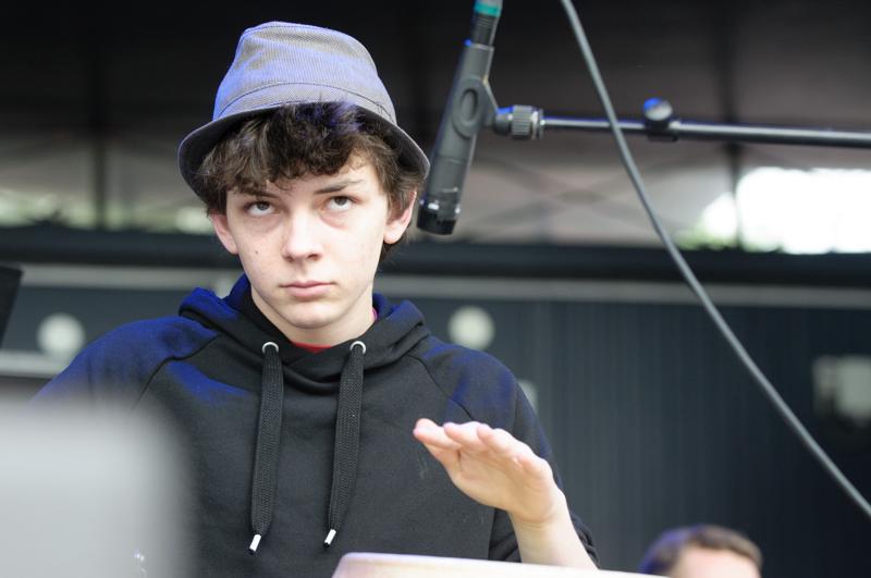  D3C_0637.JPG </br ><small> 2012-04-28 14:21</br >NIKON D300 + 70.0-200.0 mm f/2.8<br /> 90mm 1/250s f/4 ISO 800</small>