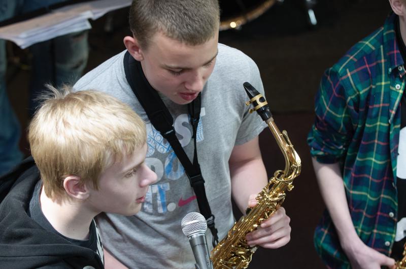  D3C_0717.JPG </br ><small> 2012-04-28 15:54</br >NIKON D300 + 70.0-200.0 mm f/2.8<br /> 90mm 1/50s f/4 ISO 800</small>