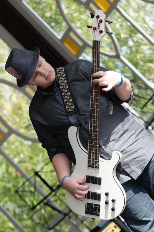  D3C_0772.JPG </br ><small> 2012-04-28 16:22</br >NIKON D300 + 70.0-200.0 mm f/2.8<br /> 140mm 1/1250s f/4 ISO 800</small>