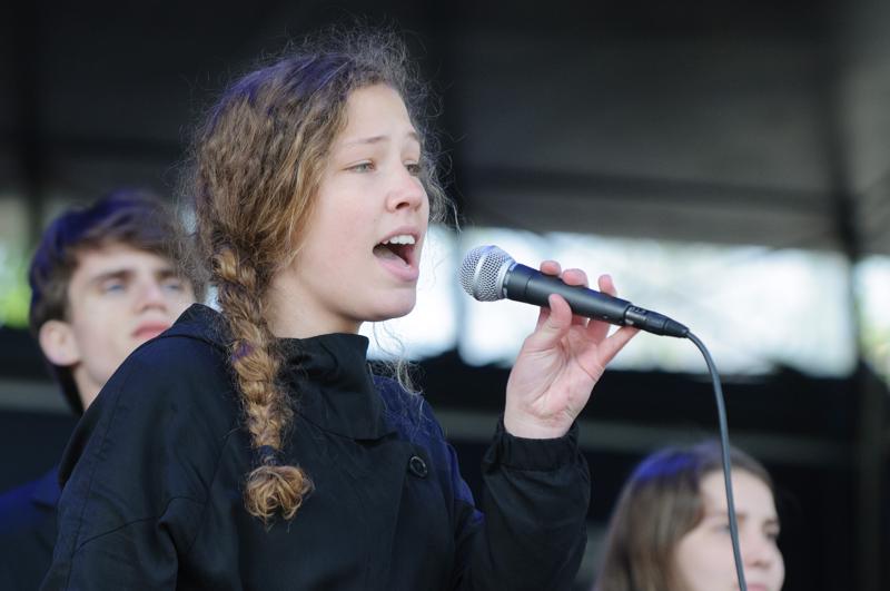  D3C_0815.JPG </br ><small> 2012-04-28 17:01</br >NIKON D300 + 70.0-200.0 mm f/2.8<br /> 150mm 1/800s f/4 ISO 800</small>