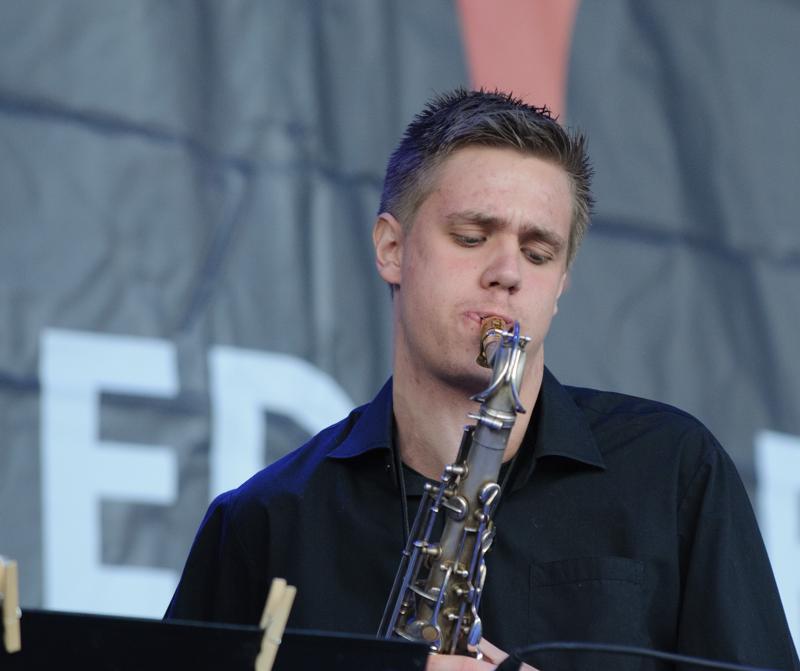  D3C_0856.JPG </br ><small> 2012-04-28 19:08</br >NIKON D300 + 70.0-200.0 mm f/2.8<br /> 200mm 1/160s f/4 ISO 1000</small>