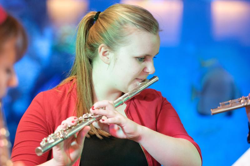  D3C_0935.JPG </br ><small> 2012-04-28 21:13</br >NIKON D300 + 70.0-200.0 mm f/2.8<br /> 120mm 1/40s f/2.8 ISO 2000</small>