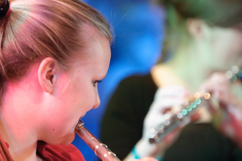  D3C_0985.JPG </br ><small> 2012-04-28 21:31</br >NIKON D300 + 70.0-200.0 mm f/2.8<br /> 155mm 1/40s f/2.8 ISO 2000</small>