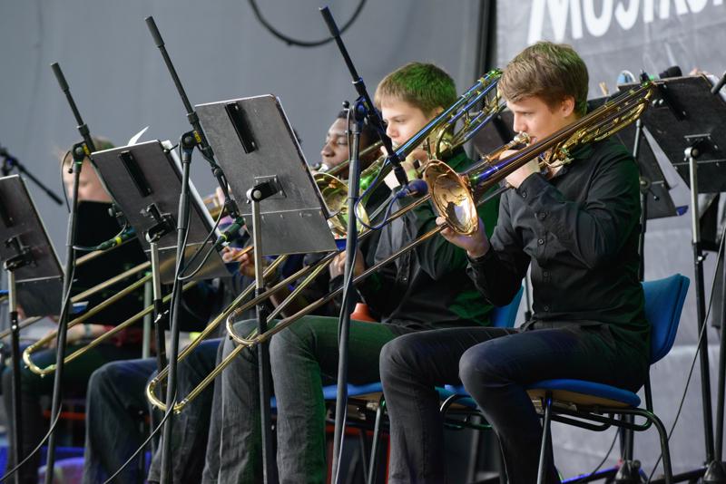  20140503_PB8_9364.JPG </br ><small> 2014-05-03 14:04</br >NIKON D800 + 70.0-200.0 mm f/2.8<br /> 180mm 1/400s f/5.6 ISO 2000</small>