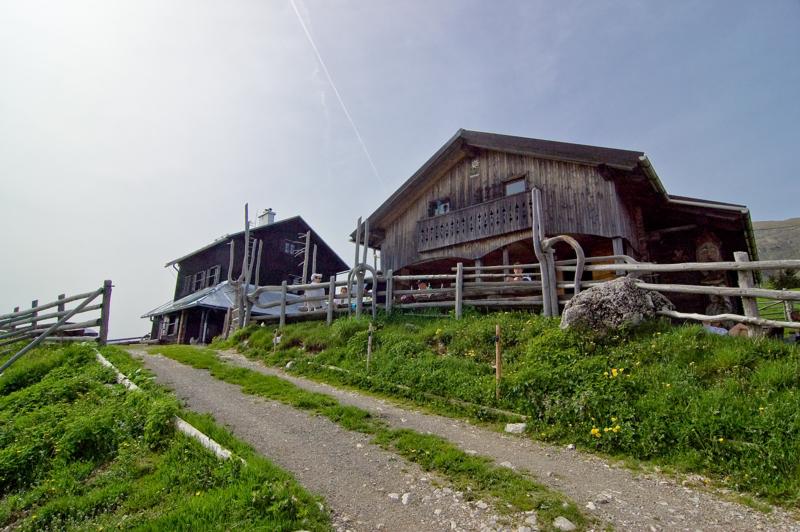  DSC_2107.jpg </br ><small> 2008-05-28 16:18</br >NIKON D70 12mm 1/2000s f/8 ISO 250</small>