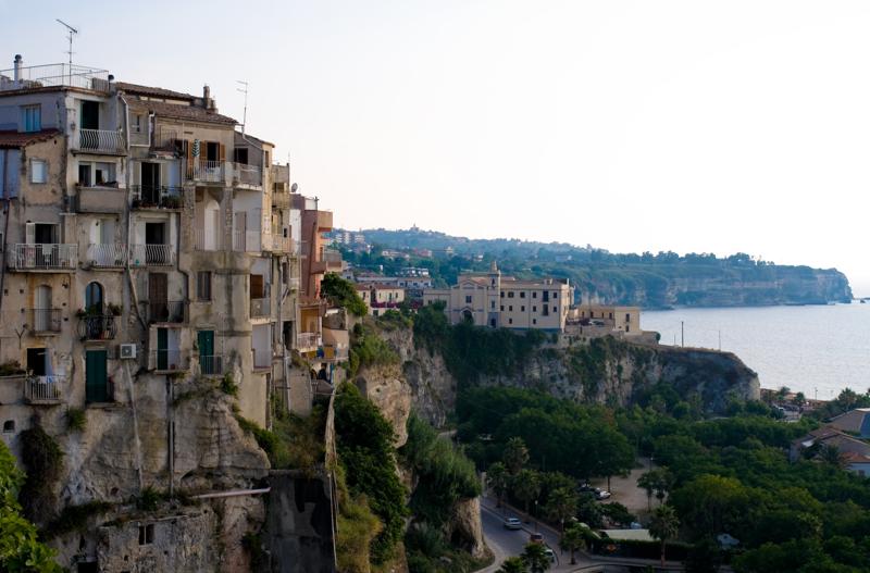  D3C_1768.jpg </br ><small> 2008-06-30 18:47</br >NIKON D300 35mm 1/250s f/5.6 ISO 100</small>