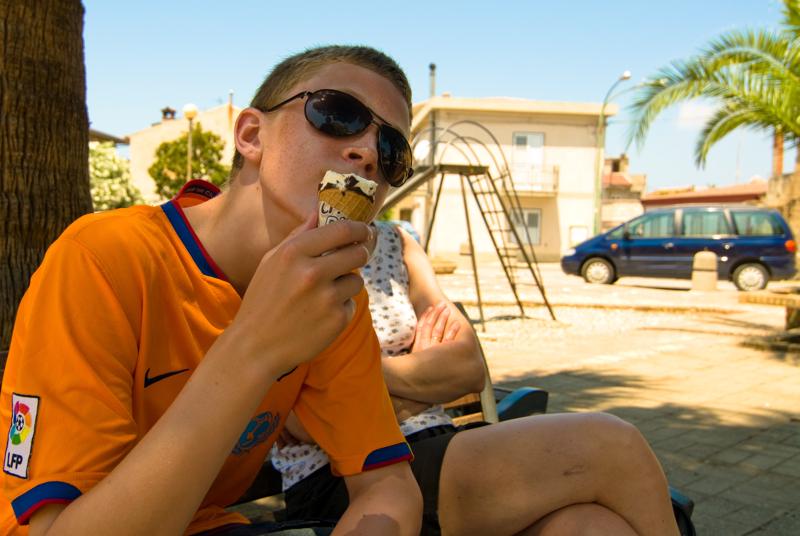  D3C_2018.jpg </br ><small> 2008-07-03 12:36</br >NIKON D300 24mm 1/250s f/6.3 ISO 100</small>