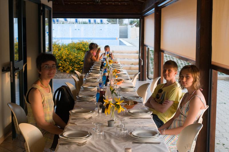  D3C_2331.jpg </br ><small> 2008-07-04 20:06</br >NIKON D300 35mm 1/100s f/5.6 ISO 800</small>