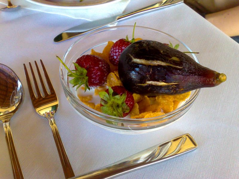  29062008353.jpg </br ><small> 2008-06-29 09:43</br >N95 5.6mm 1/110s f/2.8 ISO 200</small>