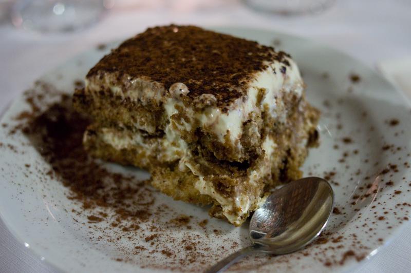  D3C_2352.jpg </br ><small> 2008-07-04 22:46</br >NIKON D300 35mm 1/15s f/2.8 ISO 1600</small>