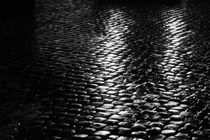  20120930_PB8_1757.JPG </br ><small> 2012-09-30 20:54</br >NIKON D800 + 24.0-70.0 mm f/2.8<br /> 70mm 1/250s f/2.8 ISO 6400</small>