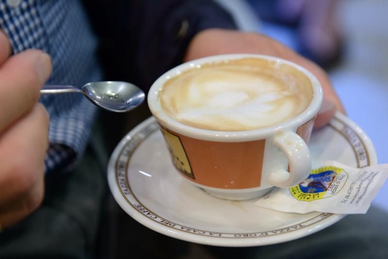  20120930_PB8_1730.JPG </br ><small> 2012-09-30 16:40</br >NIKON D800 + 24.0-70.0 mm f/2.8<br /> 60mm 1/40s f/4 ISO 1600</small>