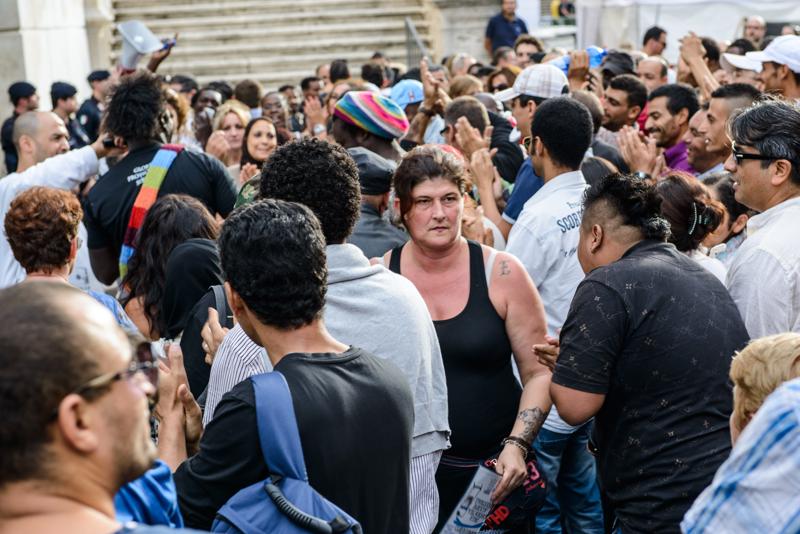  20121001_PB8_1904.JPG </br ><small> 2012-10-01 17:07</br >NIKON D800 + 24.0-70.0 mm f/2.8<br /> 70mm 1/160s f/5.6 ISO 200</small>