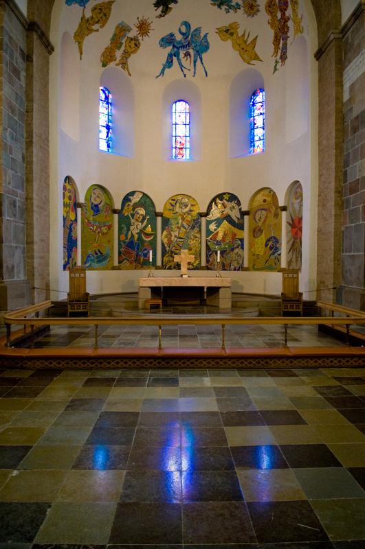  D3C_4929.jpg </br ><small> 2008-10-13 12:46</br >NIKON D300 17mm 1/40s f/2.8 ISO 1600</small>