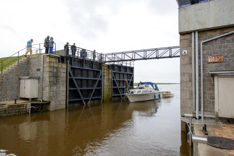  20121014_PB8_2703.JPG </br ><small> 2012-10-14 13:49</br >NIKON D800 + 14.0-24.0 mm f/2.8<br /> 24mm 1/200s f/5.6 ISO 200</small>