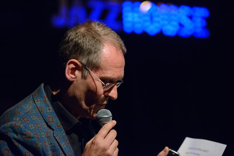  20130430_PB8_4773.JPG </br >Sant Annæ Big Band og MGK hold, Jazzhouse April 2013</br > <small> 2013-04-30 19:02</br >NIKON D800 + 70.0-200.0 mm f/2.8<br /> 155mm 1/100s f/2.8 ISO 6400</small>