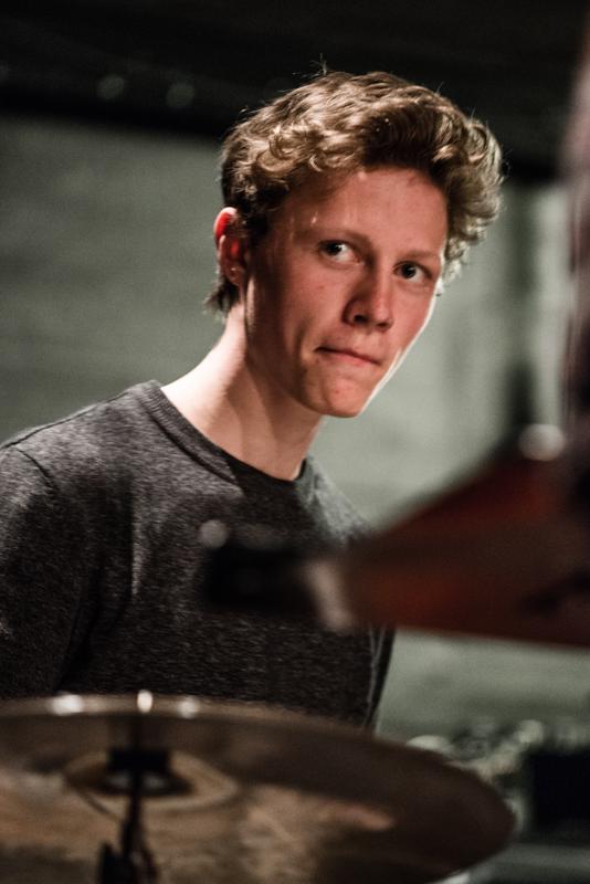  20130430_PB8_4786.JPG </br >Sant Annæ Big Band og MGK hold, Jazzhouse April 2013</br > <small> 2013-04-30 19:09</br >NIKON D800 + 70.0-200.0 mm f/2.8<br /> 200mm 1/30s f/2.8 ISO 6400</small>