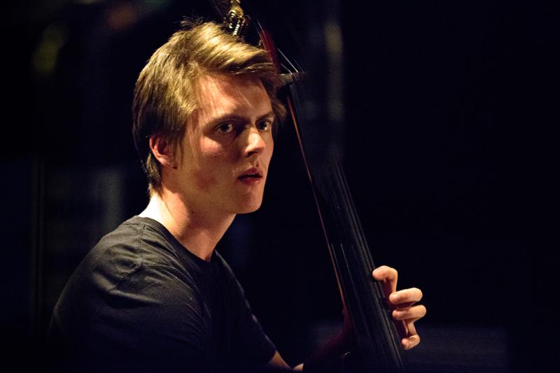  20130430_PB8_4868.JPG </br >Sant Annæ Big Band og MGK hold, Jazzhouse April 2013</br > <small> 2013-04-30 20:07</br >NIKON D800 + 70.0-200.0 mm f/2.8<br /> 200mm 1/125s f/2.8 ISO 6400</small>