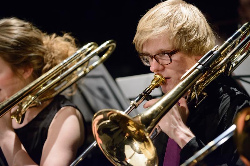  20130430_PB8_4936.JPG </br >Sant Annæ Big Band og MGK hold, Jazzhouse April 2013</br > <small> 2013-04-30 21:40</br >NIKON D800 + 70.0-200.0 mm f/2.8<br /> 140mm 1/125s f/2.8 ISO 6400</small>