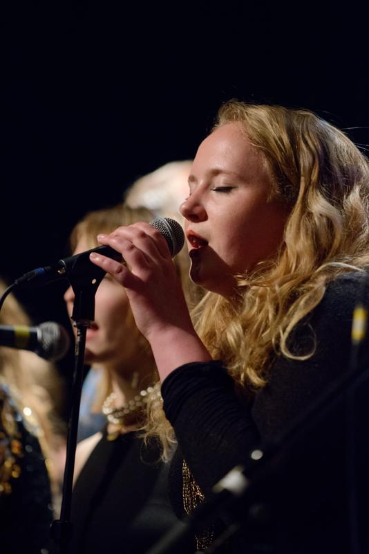  20130430_PB8_4962.JPG </br >Sant Annæ Big Band og MGK hold, Jazzhouse April 2013</br > <small> 2013-04-30 21:44</br >NIKON D800 + 70.0-200.0 mm f/2.8<br /> 200mm 1/125s f/3.2 ISO 6400</small>